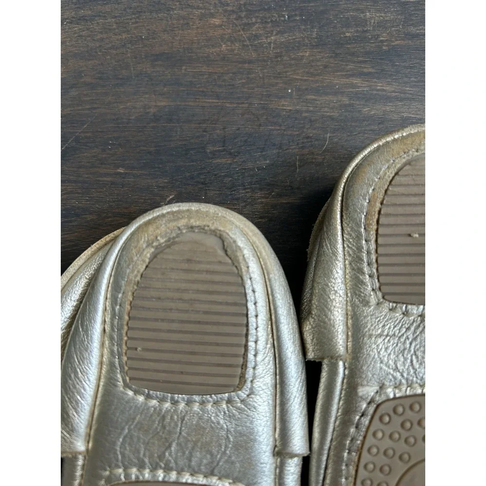 Freshly Picked Gold Moccasin Leather Infant Baby Girl Size 6 Shoes